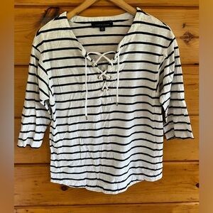 Tommy Hilfiger Women's Top Size XS Short Sleeve Cotton V neck White Blue Stripes